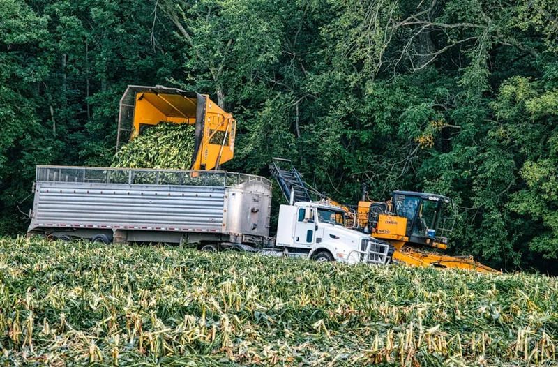 Flatbed truck dispatch services in Wisconsin