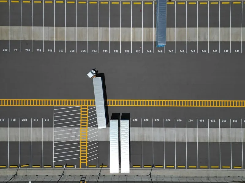 What is a Freight Broker? Complete Guide 2026 - trucking glossary term explained by O Trucking